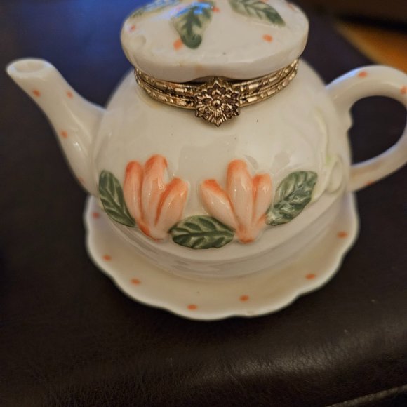 two trinket jewelry box Ks collection tea pot 3inches tall 4inches wide - Picture 4 of 6